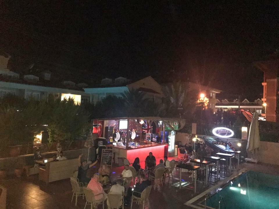 Club Chicago Hotel Marmaris Buitenkant foto