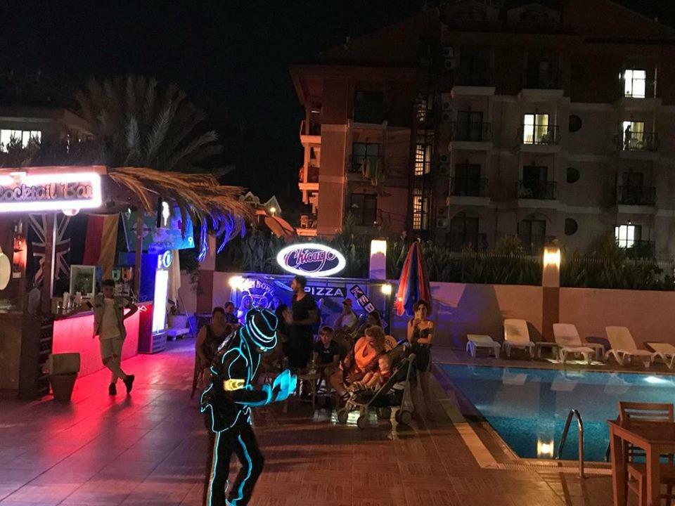 Club Chicago Hotel Marmaris Buitenkant foto