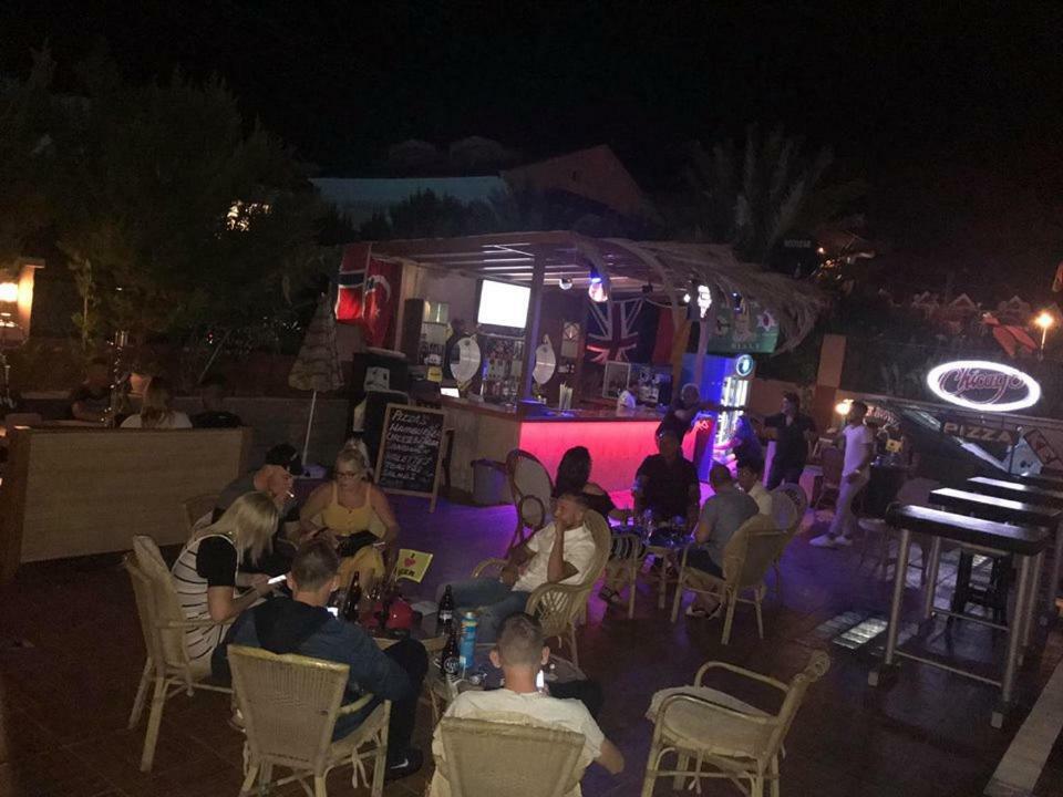 Club Chicago Hotel Marmaris Buitenkant foto